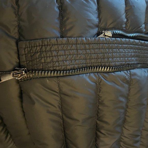 Moncler Women's Lightweight Down Jacket - Picture 6 of 9